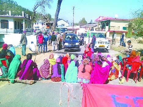 Ranikhet in rural sitting on NH
